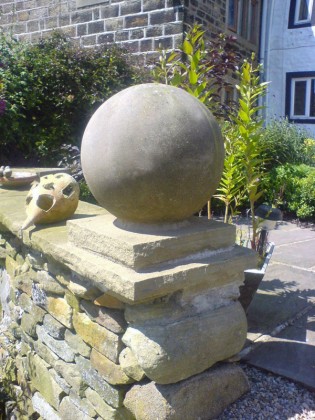 Decorative stone balls